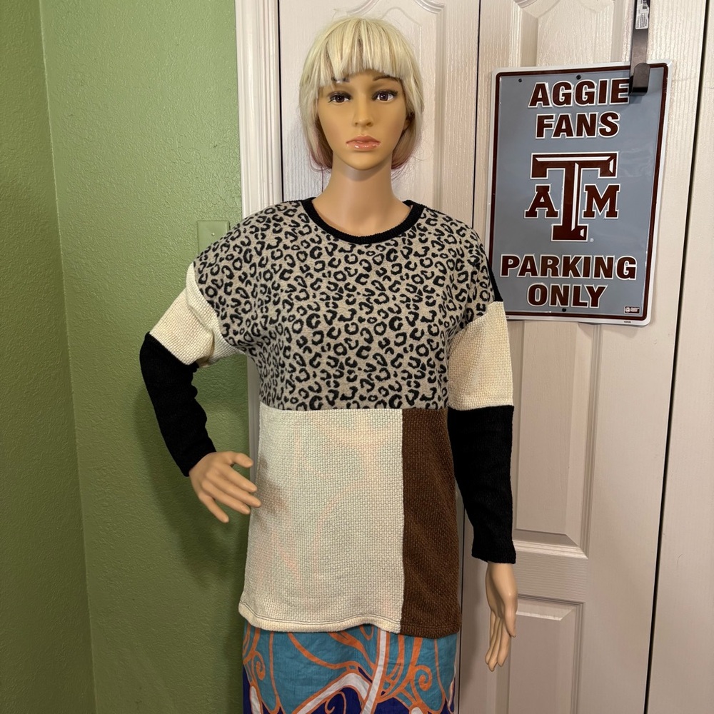 Sunshine & Rodeos Women’s Lightweight Sweater